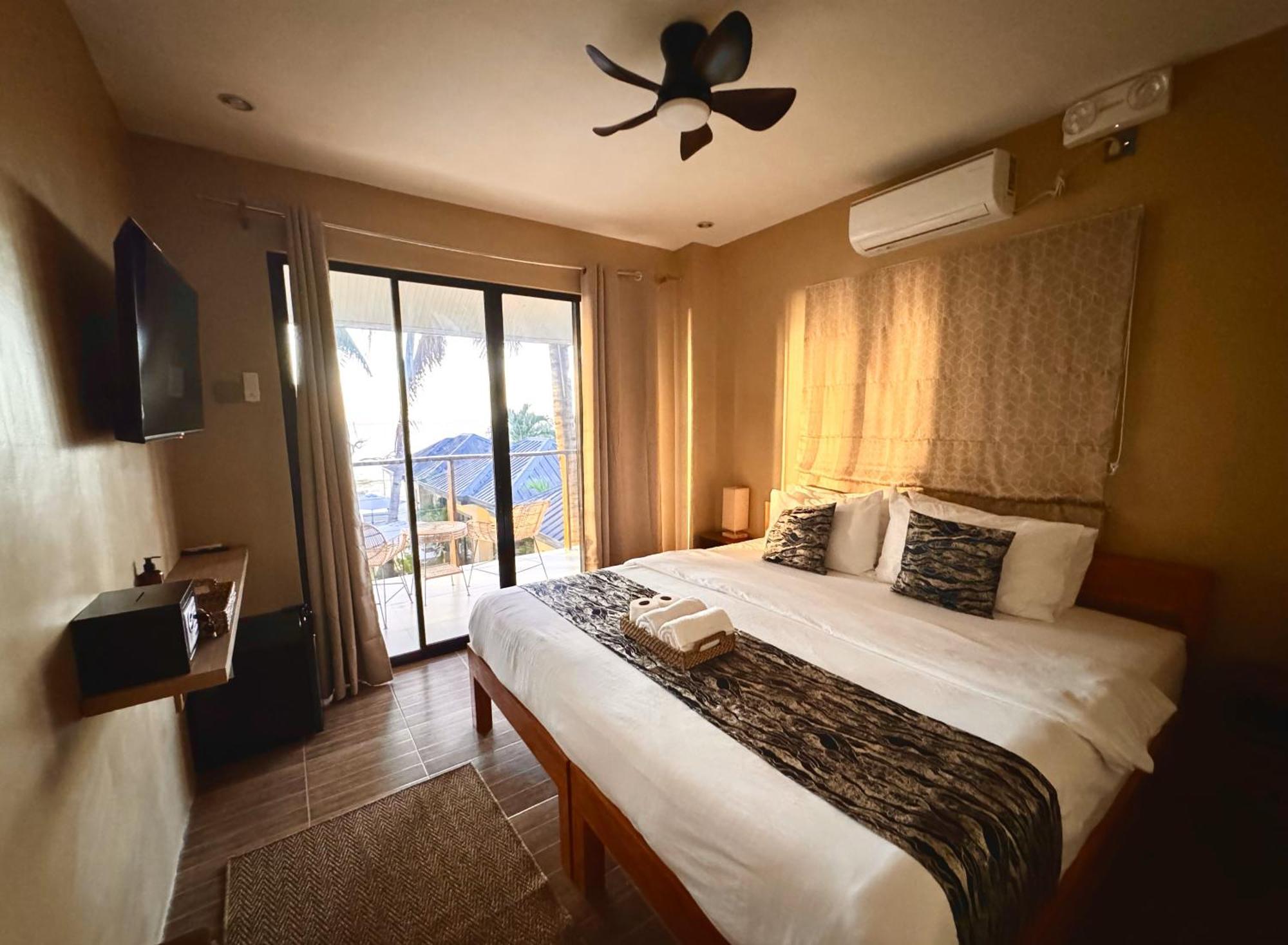 Southseas Beach Resort And Dive Center Santander Ngoại thất bức ảnh
