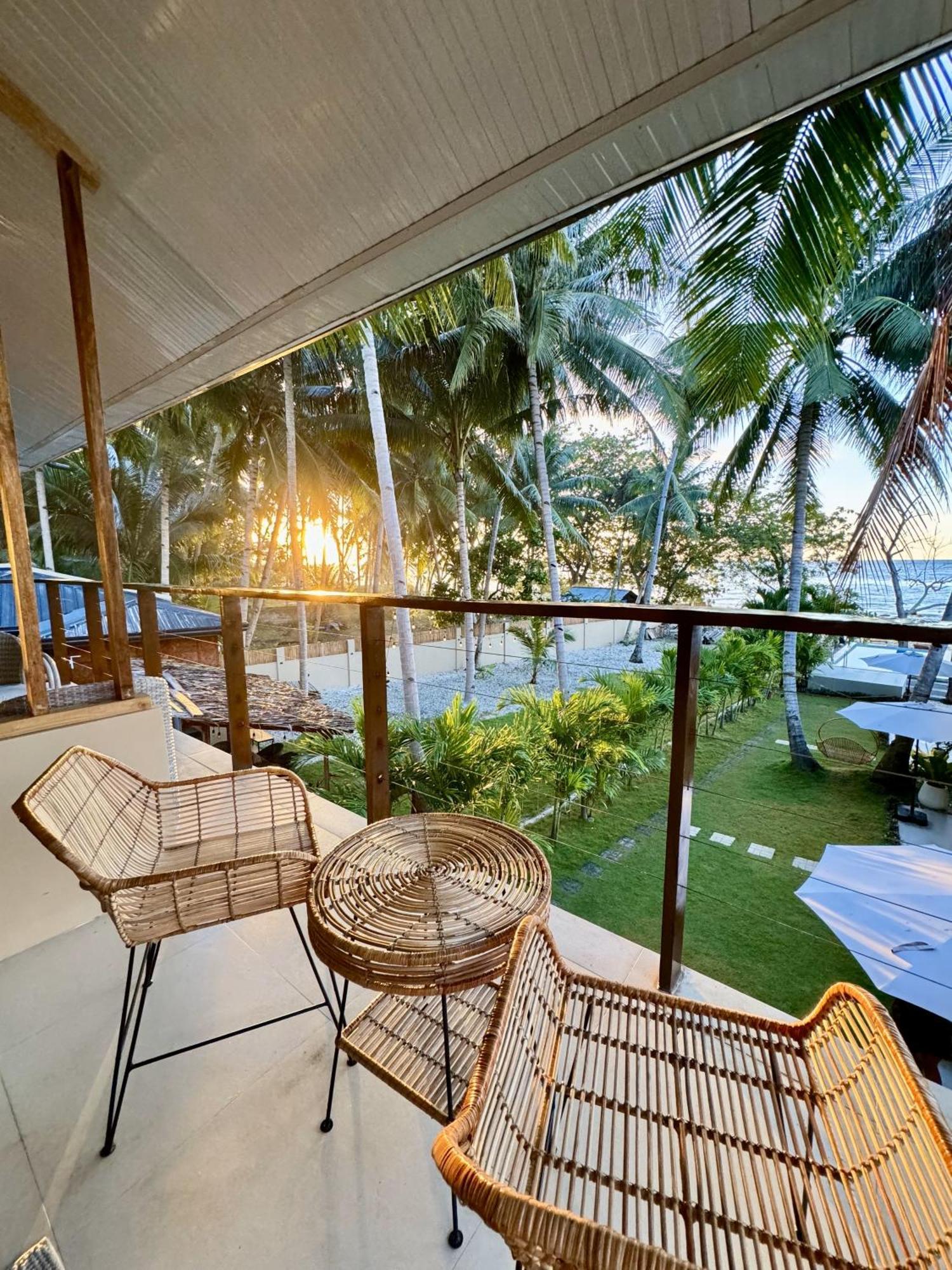 Southseas Beach Resort And Dive Center Santander Ngoại thất bức ảnh