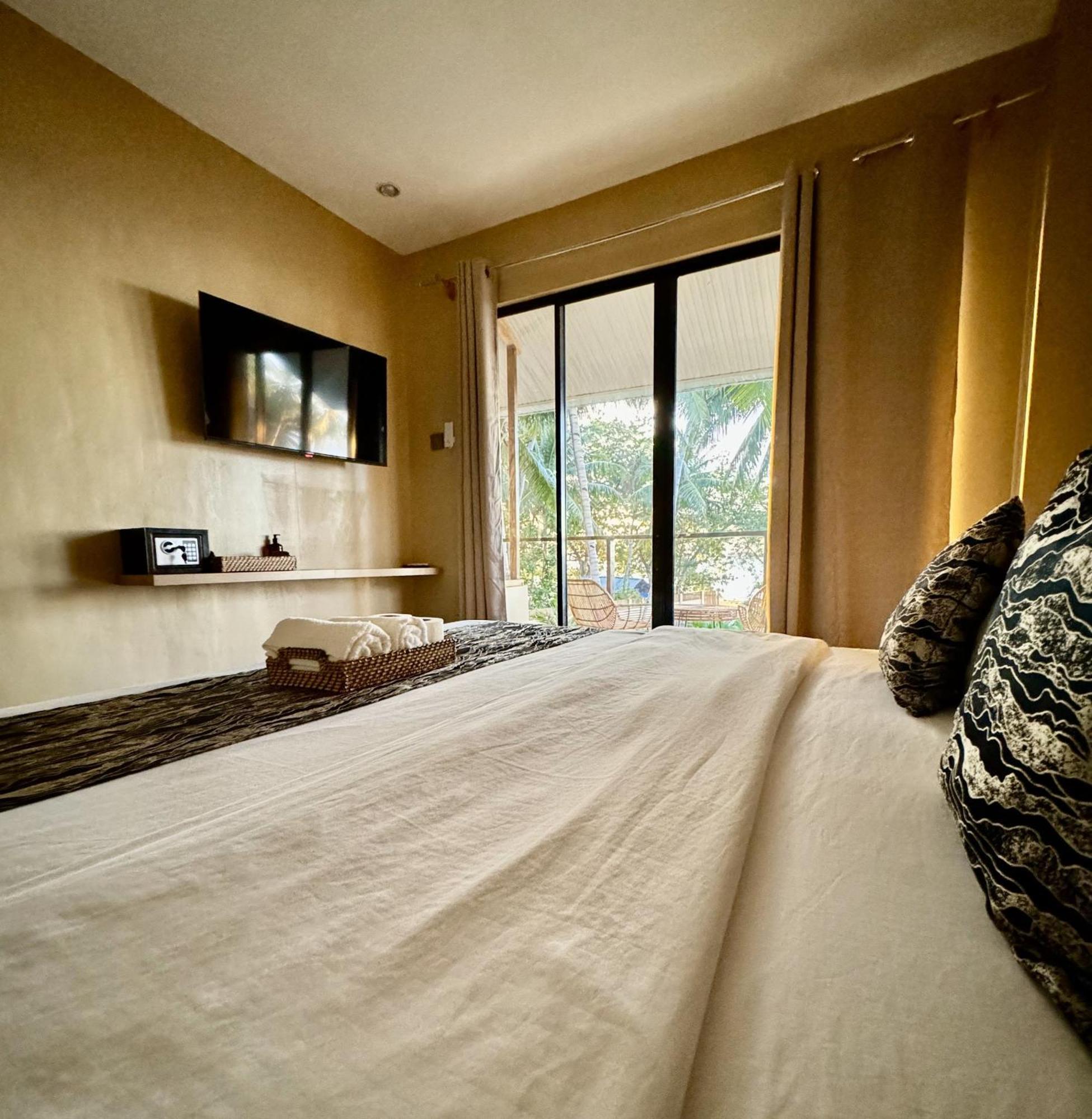 Southseas Beach Resort And Dive Center Santander Ngoại thất bức ảnh