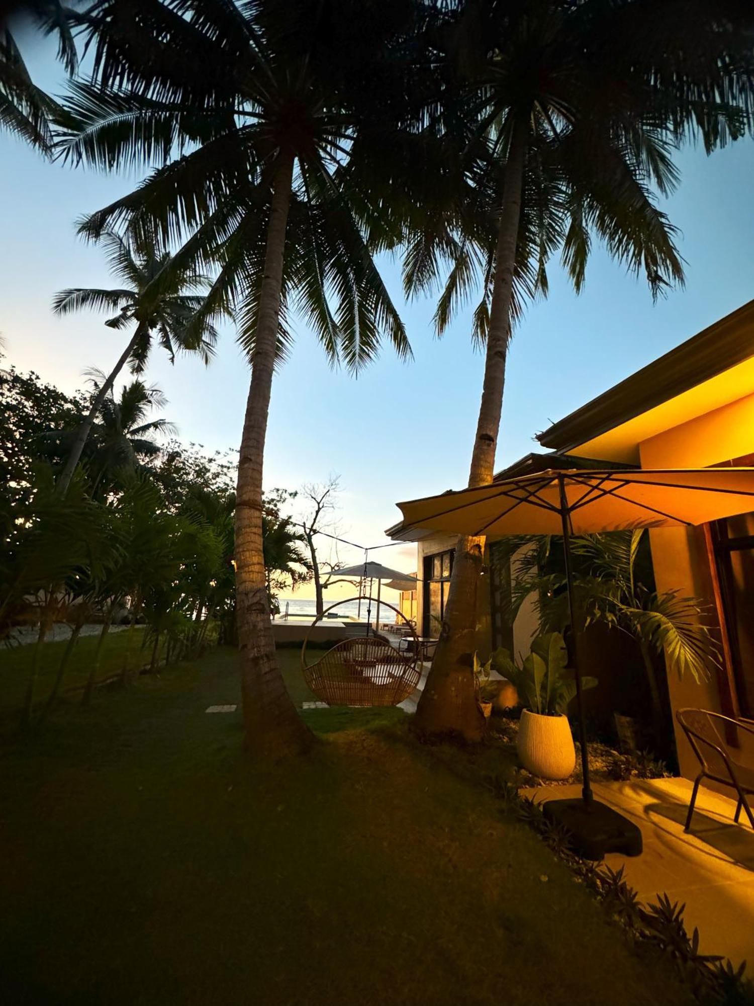 Southseas Beach Resort And Dive Center Santander Ngoại thất bức ảnh
